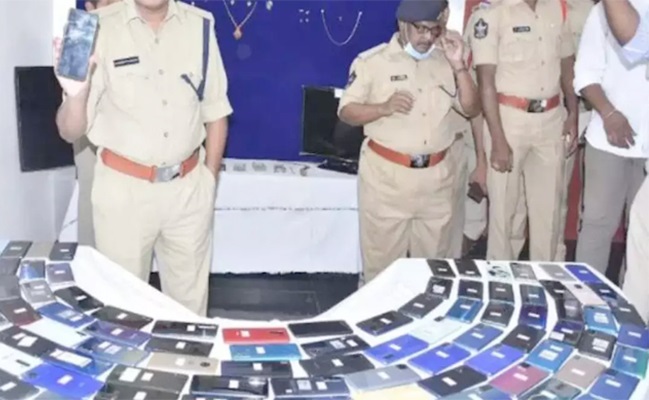 TG Police Recovers 76 Stolen Mobile Phones Every Day